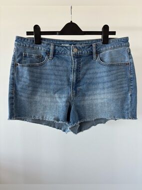 | Old Navy | O.G. Straight High Rise Denim Cutoff Shorts Women’s size 16
